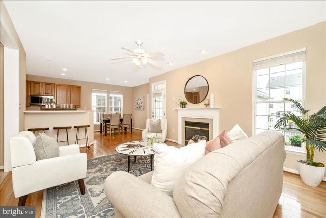 18933 FOUNTAIN HILLS DR, Germantown, MD 20874
