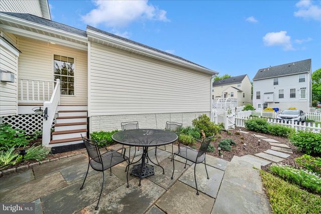 18933 FOUNTAIN HILLS DR, Germantown, MD 20874