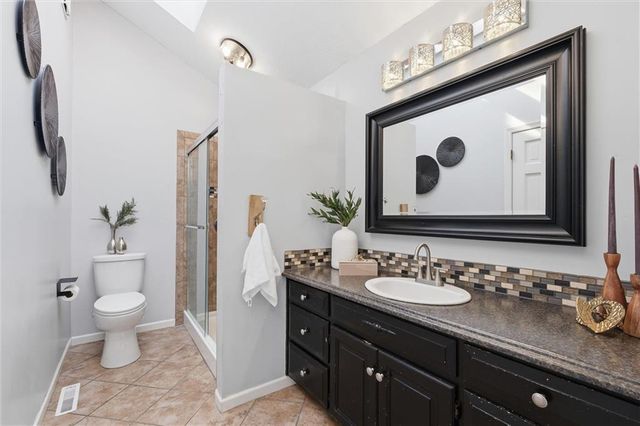 23313 S Aero Drive, Peculiar, MO 64078