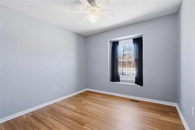 23313 S Aero Drive, Peculiar, MO 64078