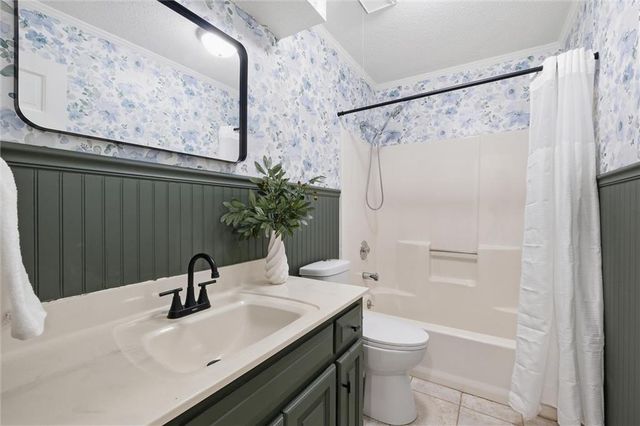 23313 S Aero Drive, Peculiar, MO 64078