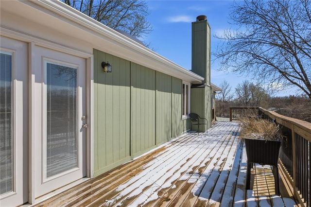 23313 S Aero Drive, Peculiar, MO 64078