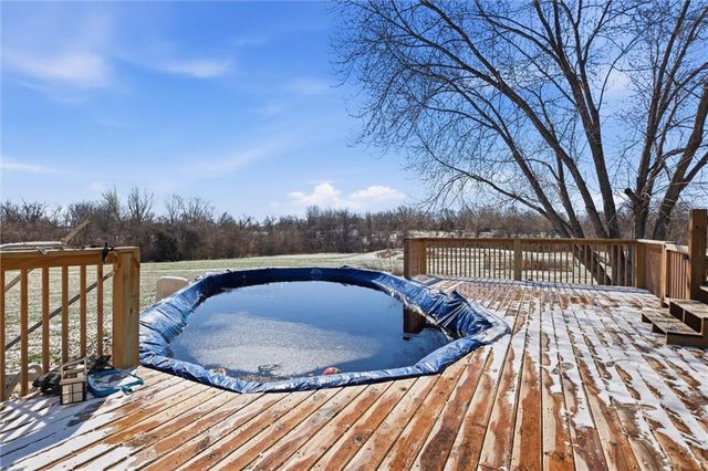 23313 S Aero Drive, Peculiar, MO 64078