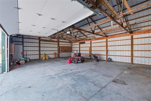 23313 S Aero Drive, Peculiar, MO 64078