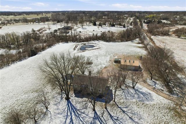 23313 S Aero Drive, Peculiar, MO 64078