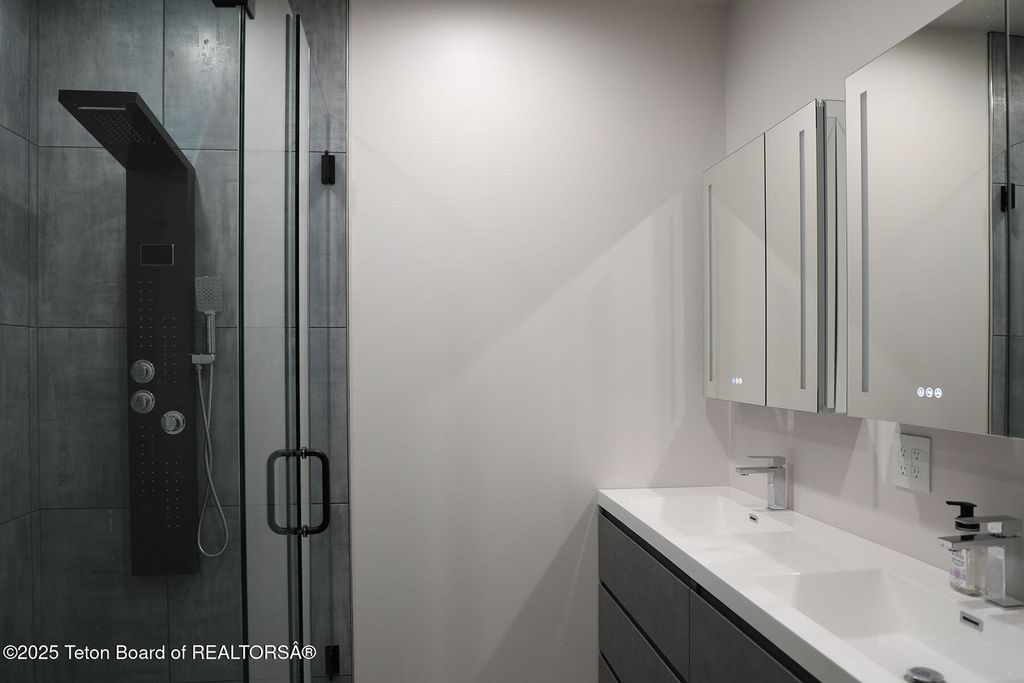 868 DIAMANDIS DR., Alpine, WY 83128 photo 13