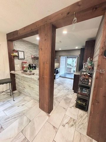 10004 MEMORIAL HIGHWAY, Tampa, FL 33615