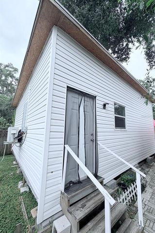 10004 MEMORIAL HIGHWAY, Tampa, FL 33615