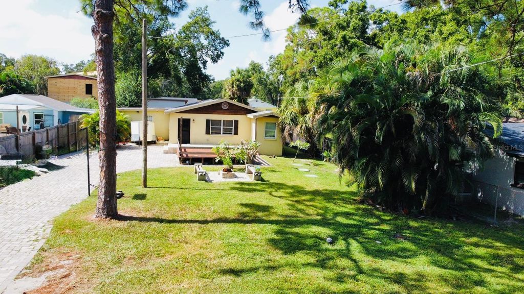 Image 2 of property listing at 10004 MEMORIAL HIGHWAY, Tampa, FL 33615