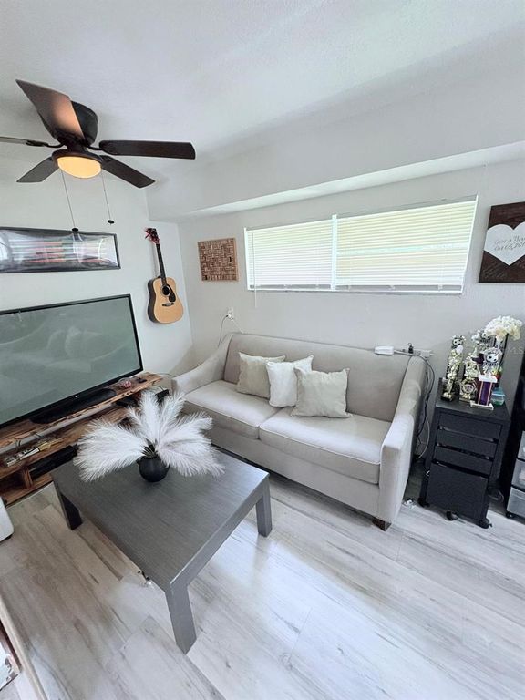 Image 29 of property listing at 10004 MEMORIAL HIGHWAY, Tampa, FL 33615