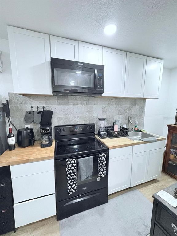 Image 34 of property listing at 10004 MEMORIAL HIGHWAY, Tampa, FL 33615