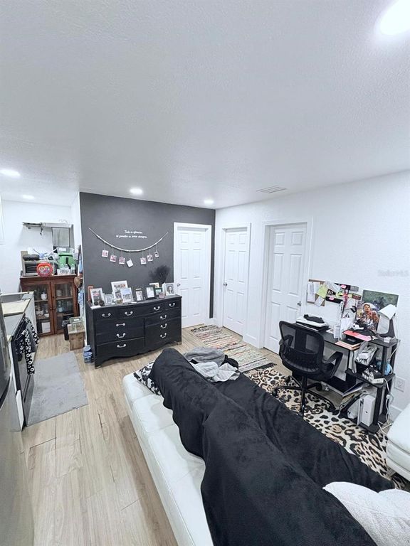 Image 35 of property listing at 10004 MEMORIAL HIGHWAY, Tampa, FL 33615