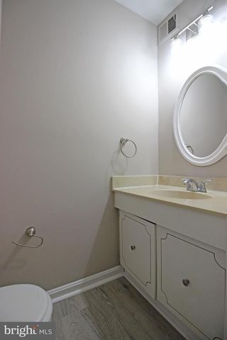 8022 NORTHUMBERLAND RD, Springfield, VA 22153