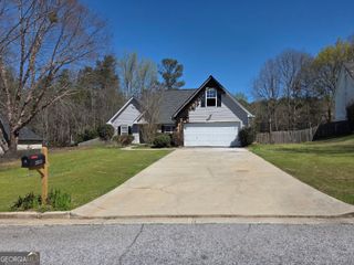 2500 Huntington Drive, Loganville, GA 30052