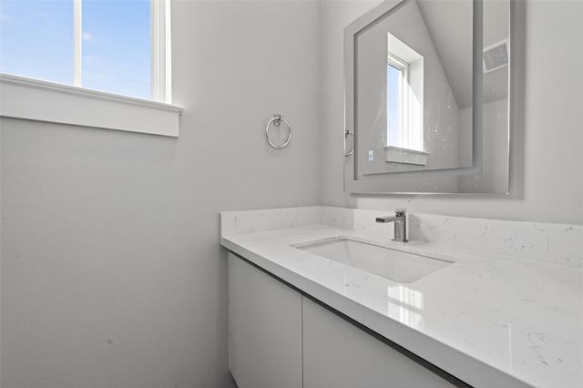 6702 Metro Blvd 9, Houston, TX 77083