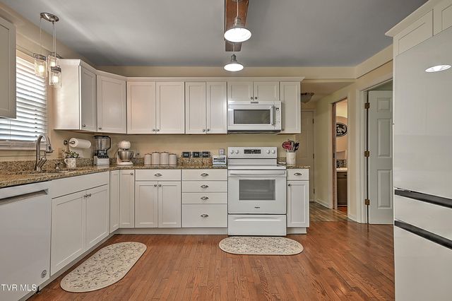 20004 Avondale Road, Abingdon, VA 24211