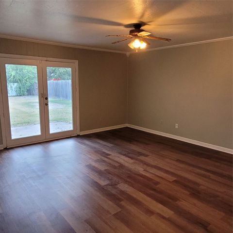 6536 Meadowview Lane, Watauga, TX 76148