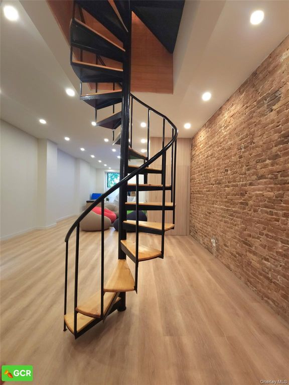 345 Quincy Street A, Brooklyn, NY 11216