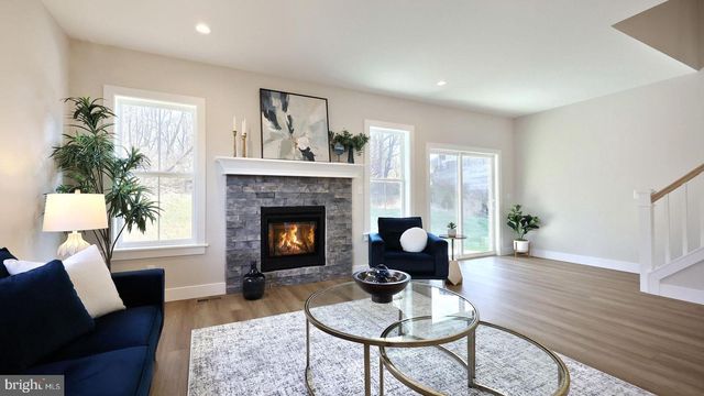 2509 HAWTHORNE DR, Harrisburg, PA 17110