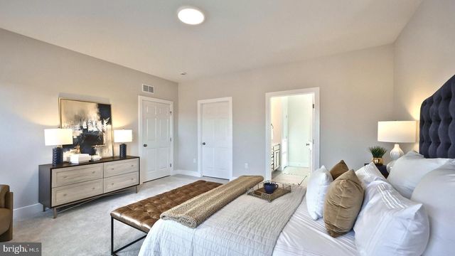 2509 HAWTHORNE DR, Harrisburg, PA 17110