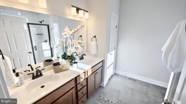 2509 HAWTHORNE DR, Harrisburg, PA 17110