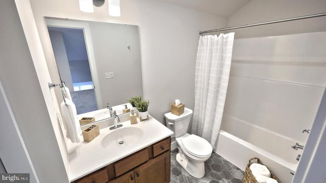 2509 HAWTHORNE DR, Harrisburg, PA 17110