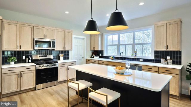 2509 HAWTHORNE DR, Harrisburg, PA 17110