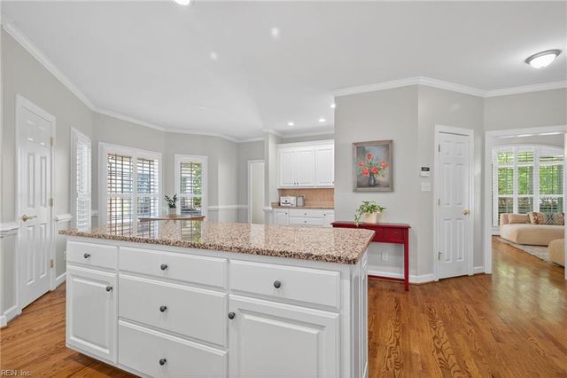 286 Walt Whitman AVE, Newport News, VA 23606