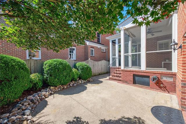 286 Walt Whitman AVE, Newport News, VA 23606