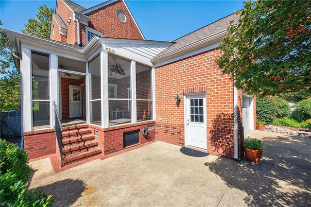 286 Walt Whitman AVE, Newport News, VA 23606