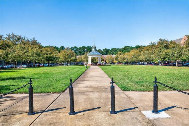 286 Walt Whitman AVE, Newport News, VA 23606