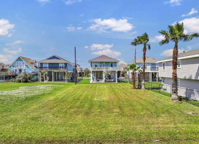 23158 Buena Street, Galveston, TX 77554