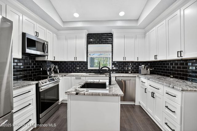 10384 Woodchuck Avenue, Weeki Wachee, FL 34614