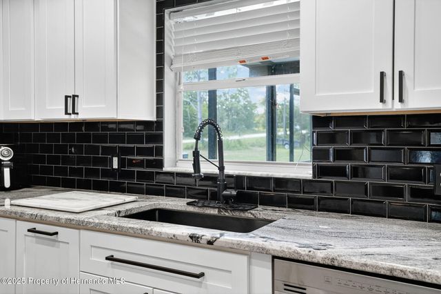 10384 Woodchuck Avenue, Weeki Wachee, FL 34614