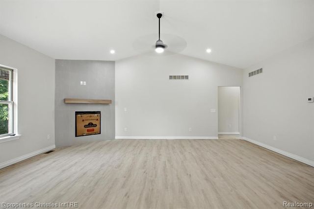 3201 Roma Court, Wixom, MI 48393