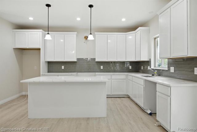 3201 Roma Court, Wixom, MI 48393