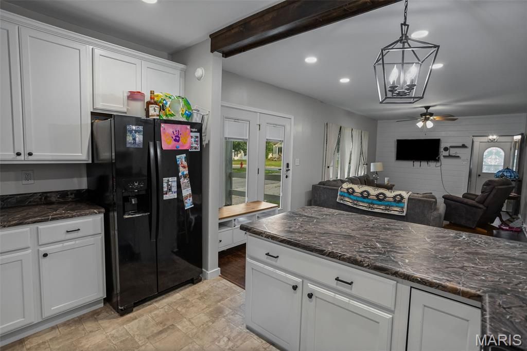 Image 17 of property listing at 702 W Jefferson Street, Pittsfield, IL 62363
