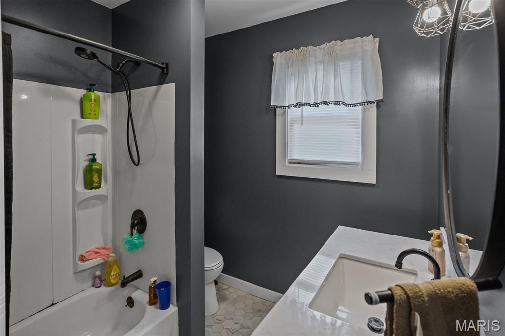 Image 29 of property listing at 702 W Jefferson Street, Pittsfield, IL 62363