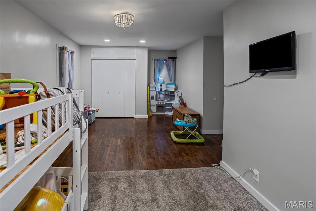 Image 34 of property listing at 702 W Jefferson Street, Pittsfield, IL 62363