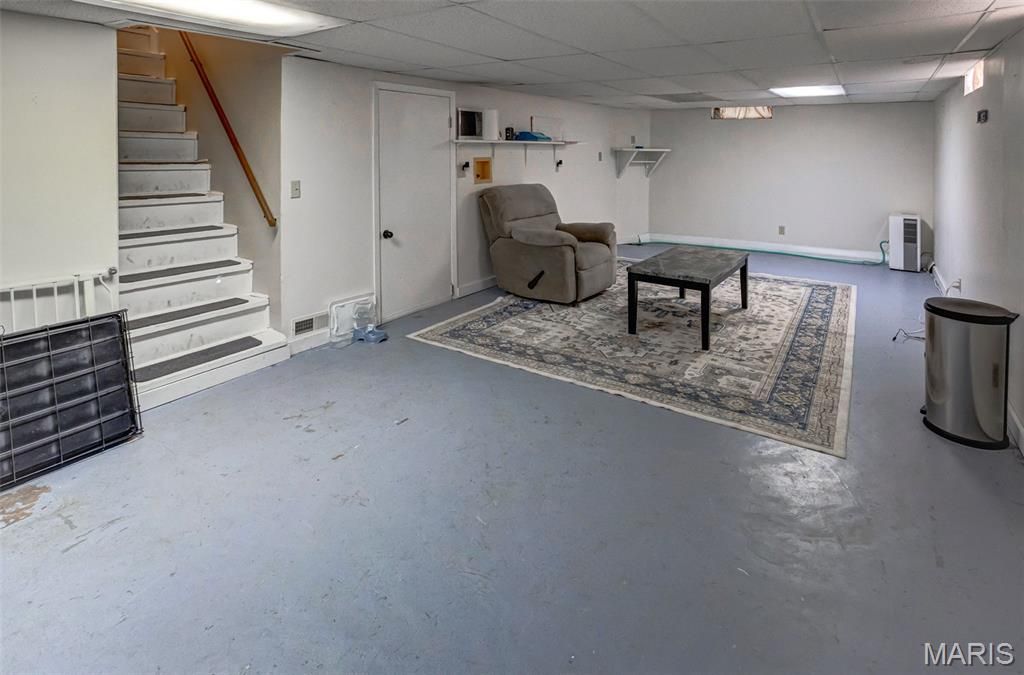 Image 40 of property listing at 702 W Jefferson Street, Pittsfield, IL 62363