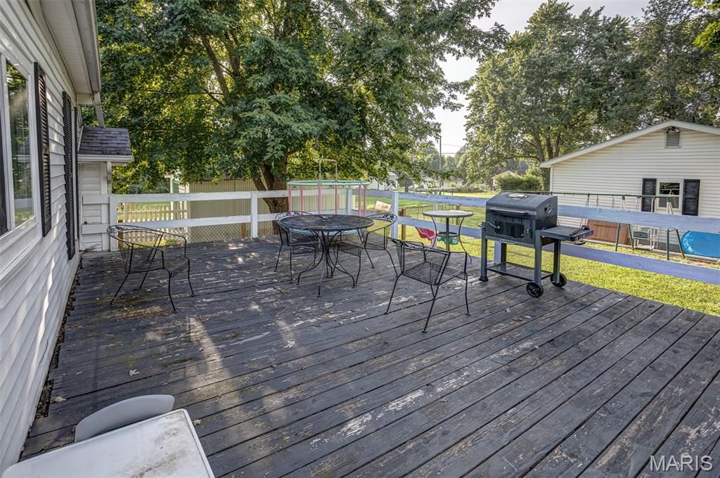 Image 48 of property listing at 702 W Jefferson Street, Pittsfield, IL 62363