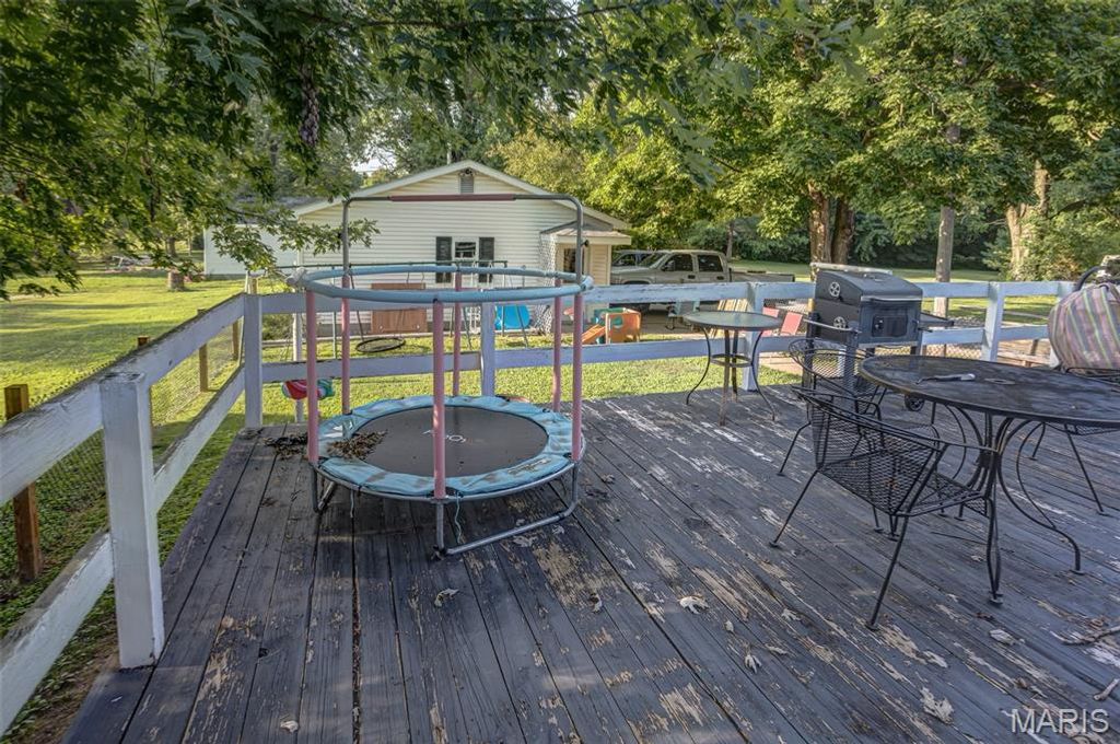 Image 49 of property listing at 702 W Jefferson Street, Pittsfield, IL 62363