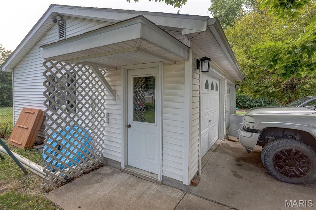 Image 54 of property listing at 702 W Jefferson Street, Pittsfield, IL 62363