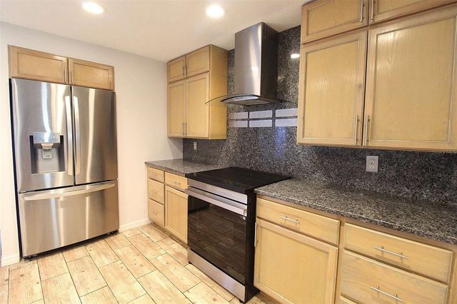 5521 YORKSHIRE WAY, Sarasota, FL 34231