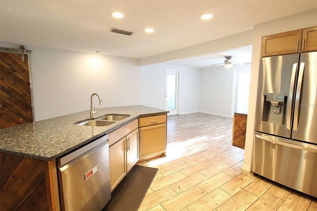 5521 YORKSHIRE WAY, Sarasota, FL 34231