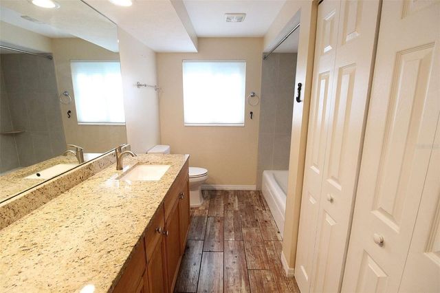 5521 YORKSHIRE WAY, Sarasota, FL 34231