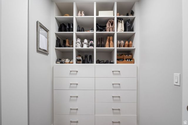 10346 S GRAYROCK CT, Sandy, UT 84092