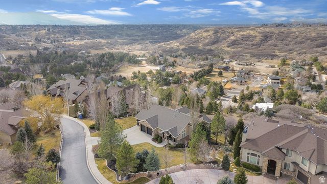 10346 S GRAYROCK CT, Sandy, UT 84092