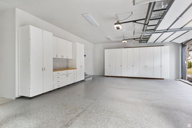 10346 S GRAYROCK CT, Sandy, UT 84092