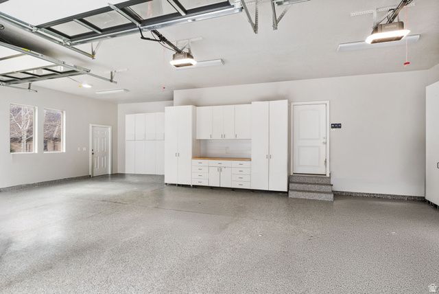 10346 S GRAYROCK CT, Sandy, UT 84092